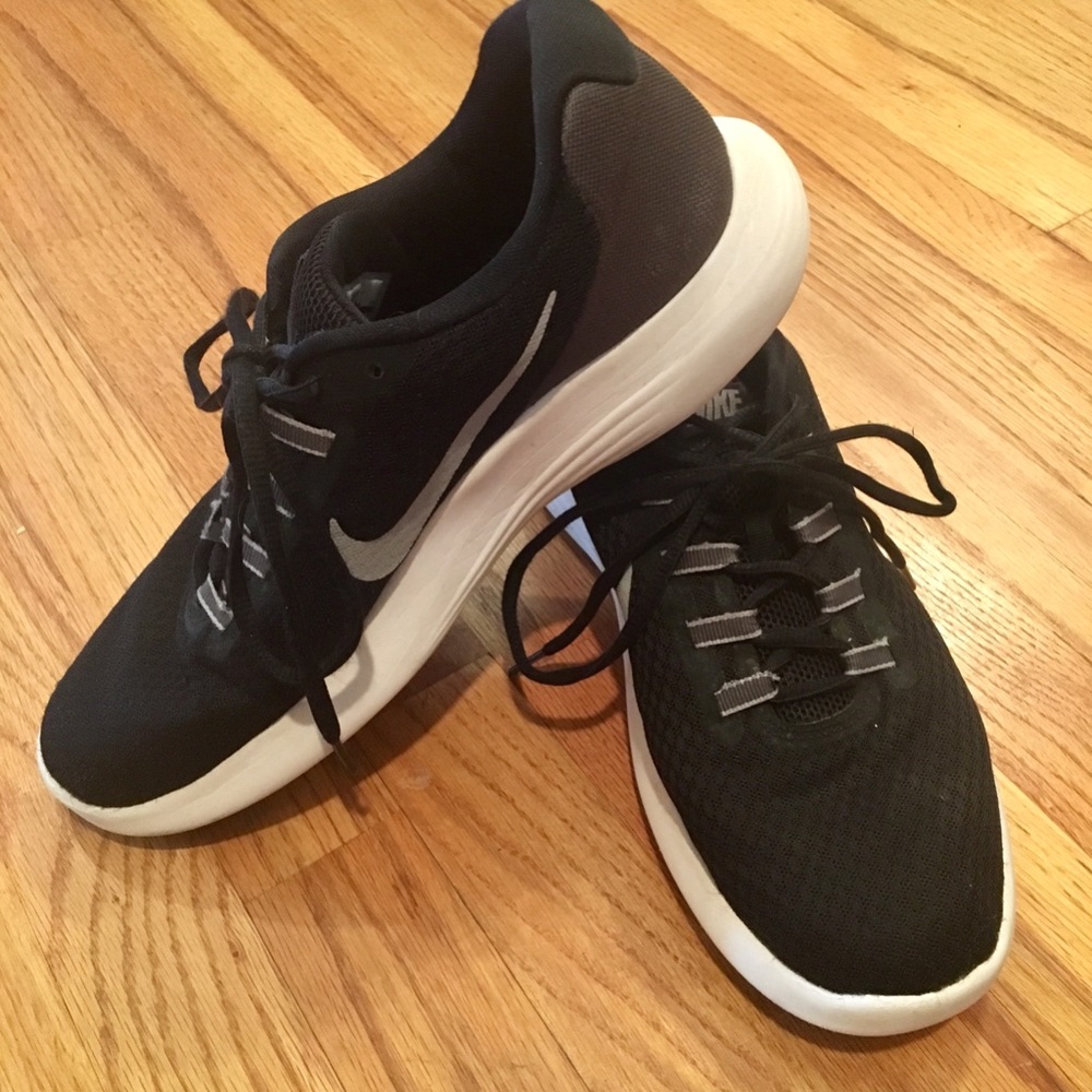 Nike tennis shoes